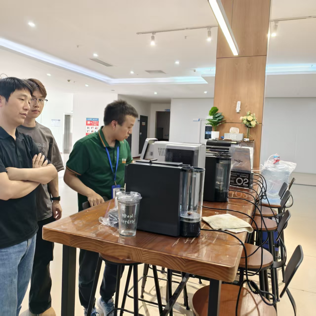 Maareeyaha Guud ee Aosom E-COMMERCE INC.
